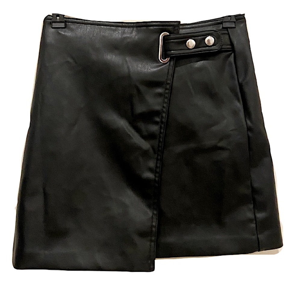H&M Black Faux Leather Skirt Size 4